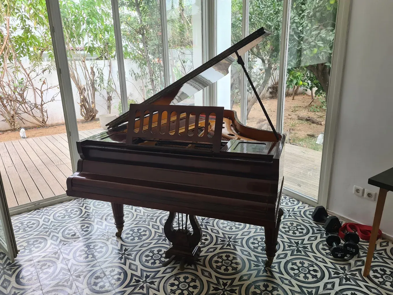 Piano à queue préparé pour un transport et un déménagement en Tunisie